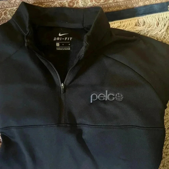 EUC lot of 4 golf polos and one quarter zip sweatshirt and 2 hats. Size Large. - Picture 3 of 7